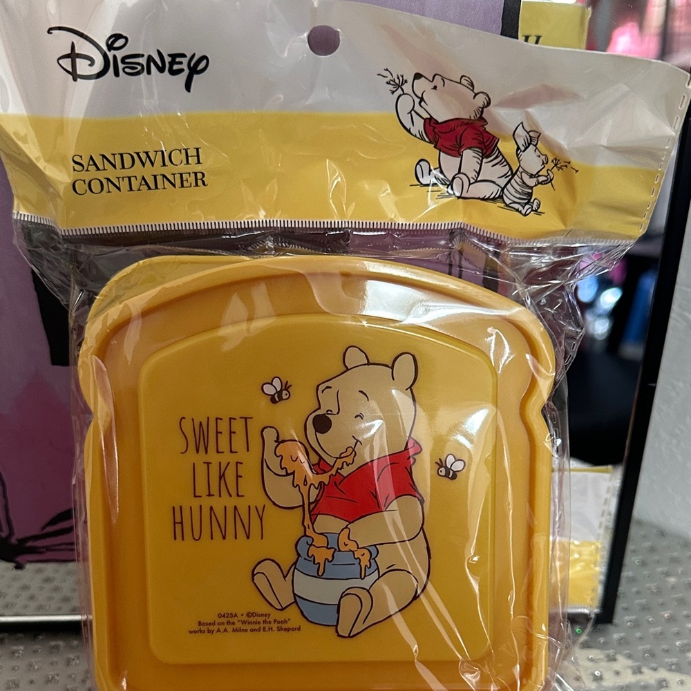 Disney Yellow Winnie the Pooh Sandwich Box, NIP